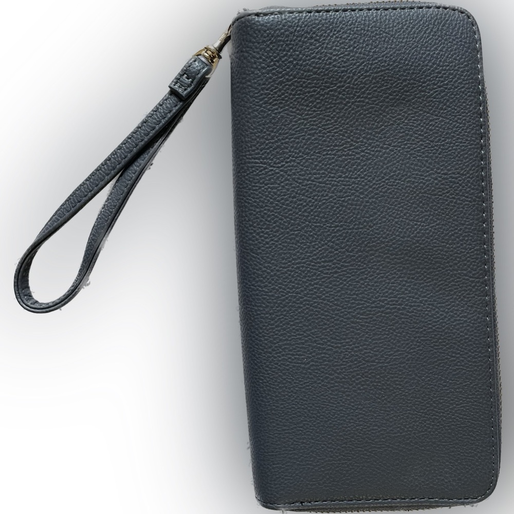 NWOT - A New Day Clutch Wallet